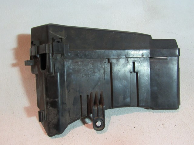 2005 Subaru Legacy GT 2.5 Turbo Engine Fuse Box Cover Box