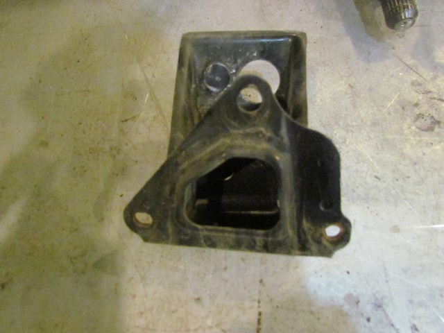 2005 Subaru Legacy GT LH Driver Rear Bumper Reinforcement Mount 