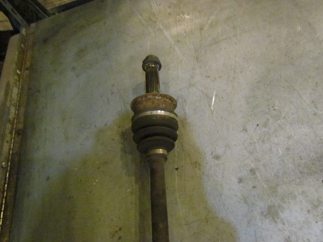 2005 Subaru Legacy GT AT Rear RH Passenger Axle