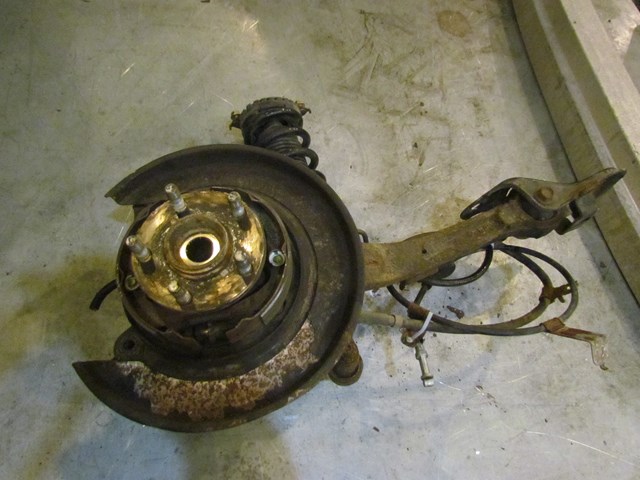 2005 Subaru Legacy GT Rear RH Spindle Hub Assy w/Strut