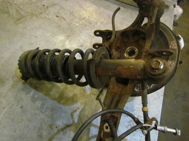 2005 Subaru Legacy GT Rear RH Spindle Hub Assy w/Strut