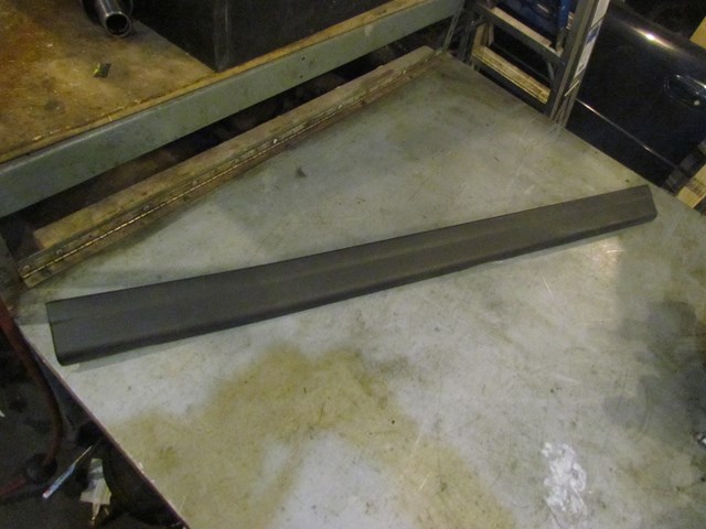 2005 Mazda RX8 LH Driver Door Sill Kick Plate F15168720