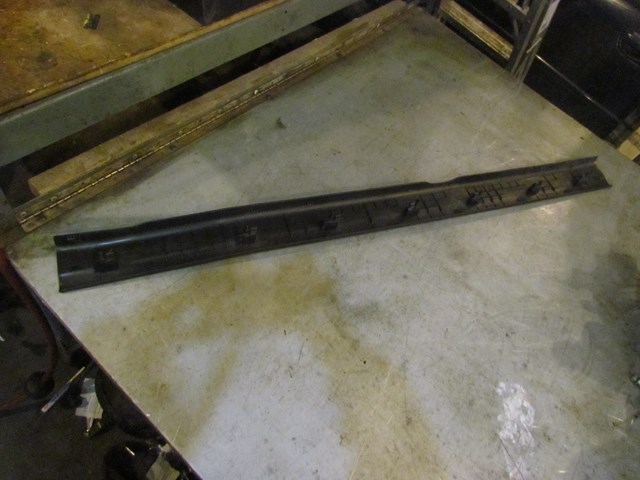 2005 Mazda RX8 LH Driver Door Sill Kick Plate F15168720