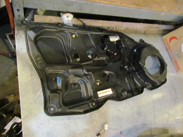 2005 Mazda RX8 Front LH Driver Window Motor & Regular w/Plate