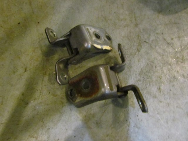 2005 Mazda RX8 Front RH Passenger Door Hinge Set