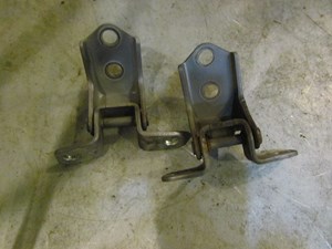 2005 Mazda RX8 Front RH Passenger Door Hinge Set