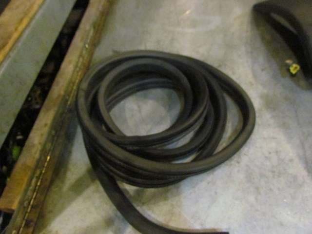 2005 Mazda RX8 RH Passenger Door Seal Body Seal