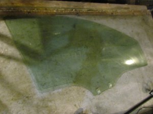 2005 Mazda RX8 Front RH Passenger Door Glass