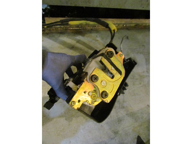 2005 Mazda RX8 Front RH Passenger Door Lock Actuator 