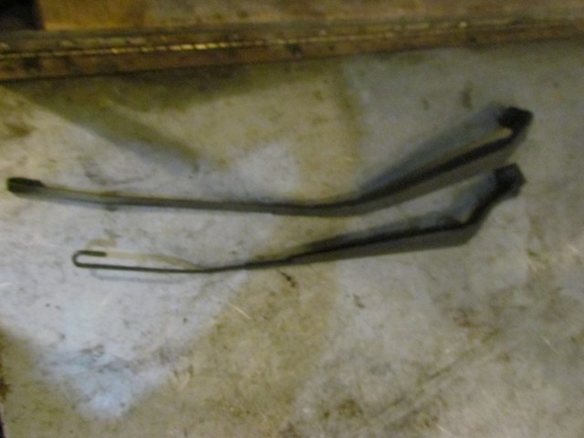 2005 Mazda RX8 Windshield Wiper Arms