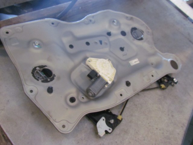 2015 Nissan 370z Nismo LH Driver Window Motor & Regulator