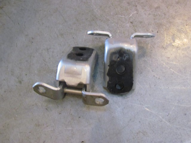 2015 Nissan 370z Nismo LH Driver Door Hinges