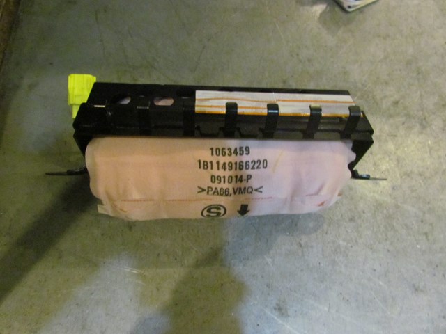 2015 Nissan 370z Nismo RH Passenger Dash Bag