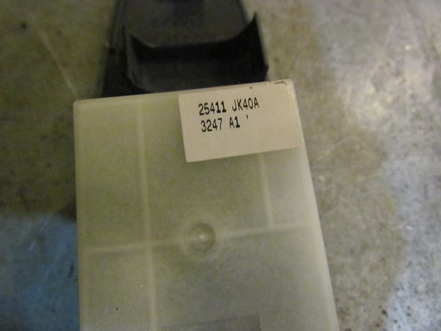 08 Infiniti G35 Sedan Front RH Passenger Door Switch 25411 JK40A