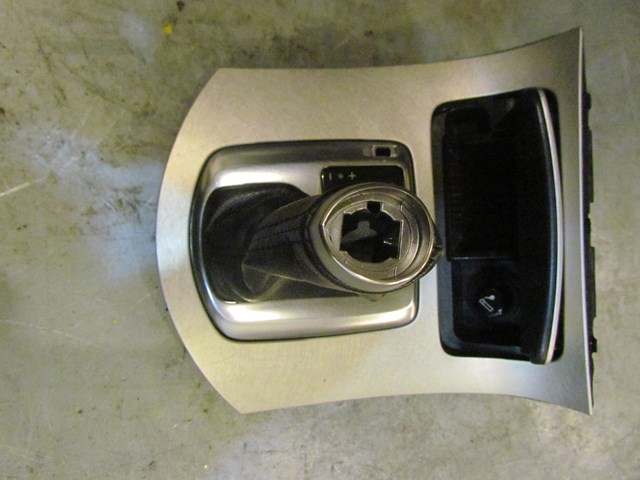 2008 Infiniti G35 Sedan AT Shifter Trim & Ashtray