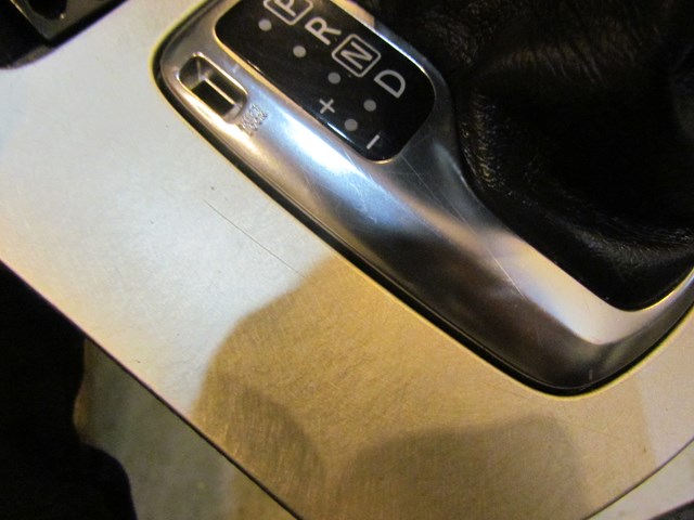 2008 Infiniti G35 Sedan AT Shifter Trim & Ashtray