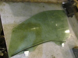 2008 Infiniti G35 Sedan Front LH Driver Door Glass