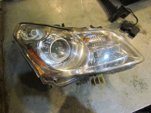 2008 Infiniti G35 Sedan Passenger RH HID Headlight - Non Adaptive 