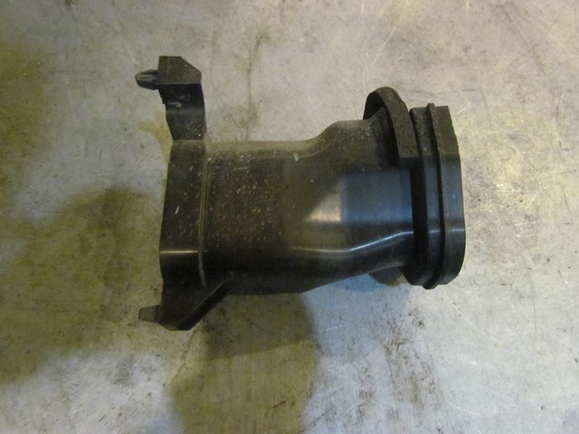 2008 Infiniti G35 Sedan LH Driver Air Intake Duct