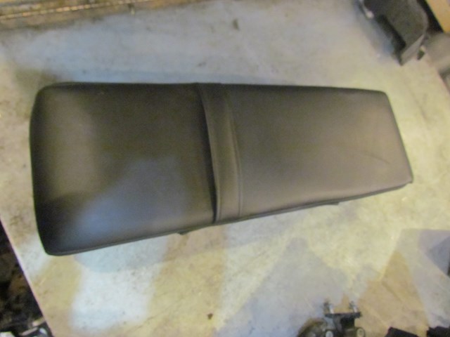 2008 Infiniti G35x Sedan Rear Armrest