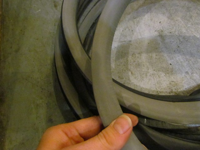 2006 Nissan 350z RH Passenger Door Seal--Frost