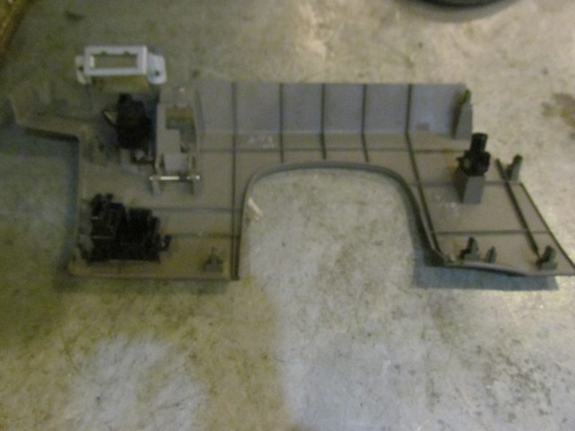 2006 Nissan 350z LH Driver Lower Dash Trim-68106 CD001-Frost