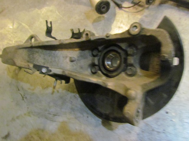 2008 Infiniti G35x Sedan Front LH Driver Spindle