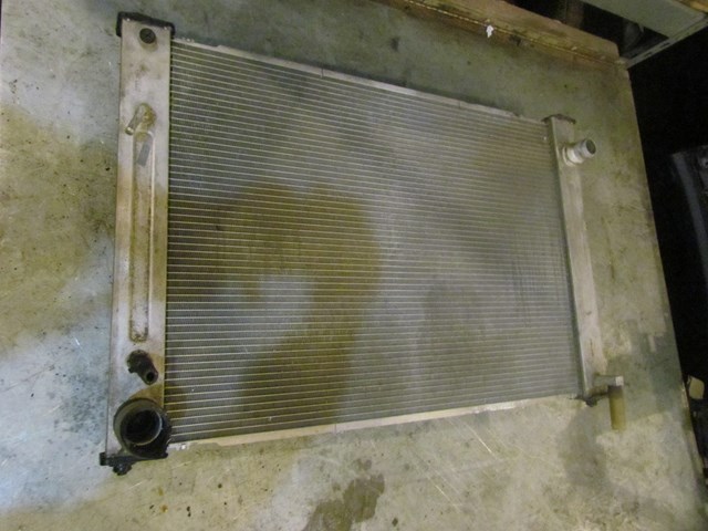 2008 Infiniti G35x Sedan AT Radiator & AC Condenser Assembly