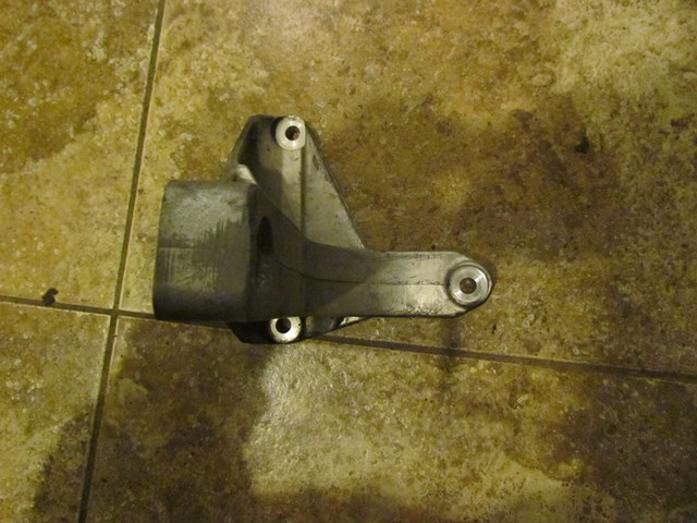 2001 Bentley Arnage RH Passenger Engine Mount PB55420P0