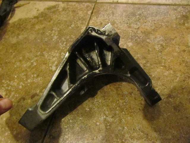2001 Bentley Arnage LH Driver Engine Mount PB55419PO