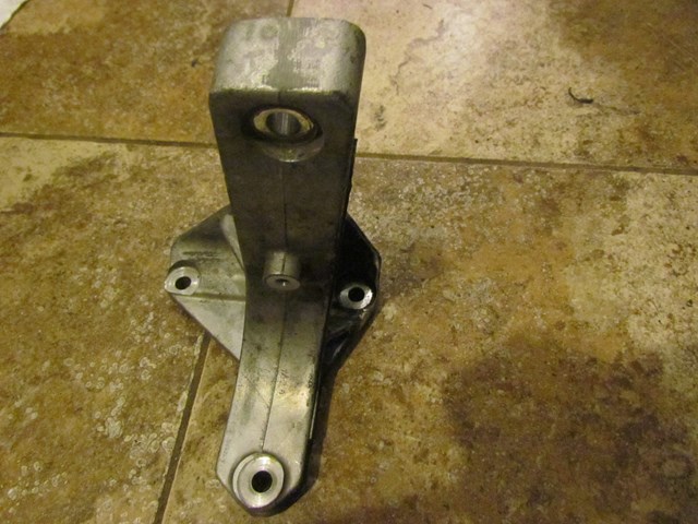 2001 Bentley Arnage LH Driver Engine Mount PB55419PO