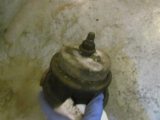 2008 Infiniti G35x Sedan RH Passenger Engine Mount