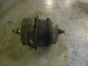 2008 Infiniti G35x Sedan RH Passenger Engine Mount