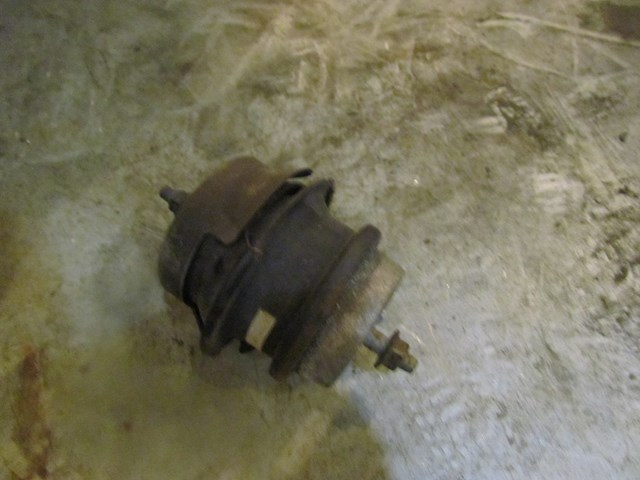 2007 2008 Infiniti G35x Sedan LH Driver Engine Mount