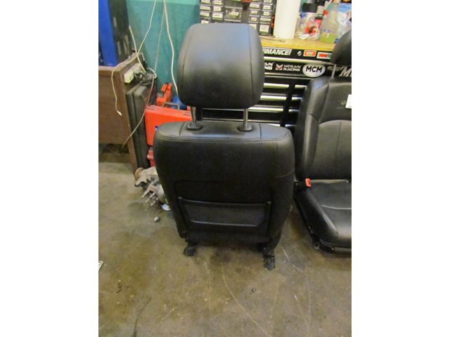 2008 Infiniti G35x Sedan Front RH Passenger Seat