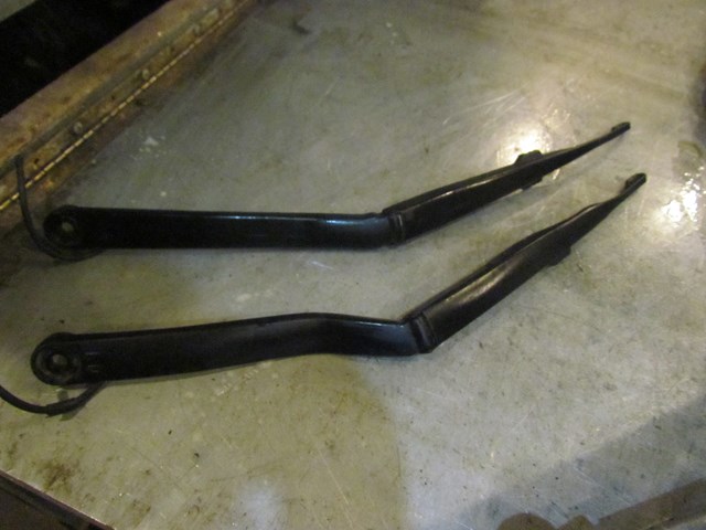 2006 Nissan 350z Windshield Wiper Arm Set