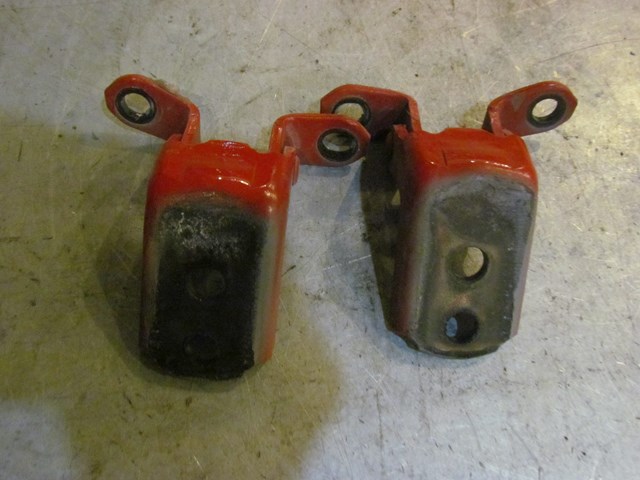 2006 Nissan 350z RH Passenger Door Hinges