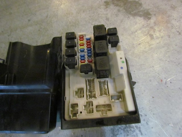 2006 Nissan 350z MT REV UP IPDM Fuse Box 284B7CD01A