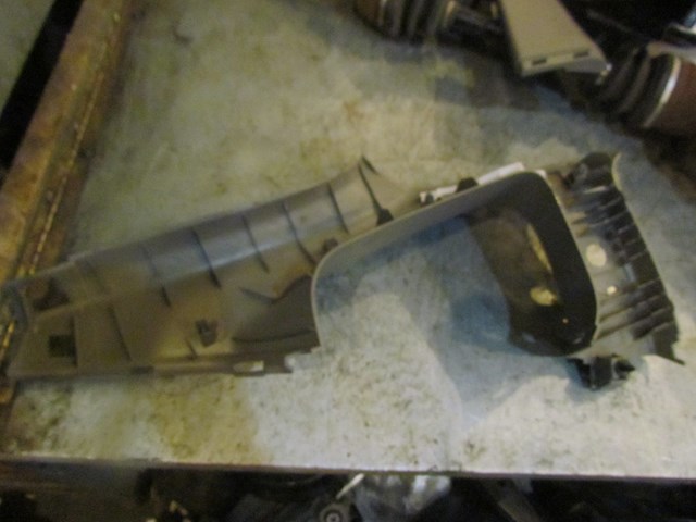 2006 Nissan 350z RH Passenger B/C Pillar Trim 76934 CD000