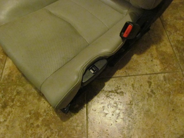2006 Nissan 350z RH Passenger Front Seat-Frost Leather