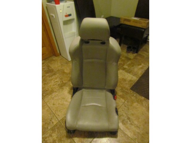 2006 Nissan 350z RH Passenger Front Seat-Frost Leather