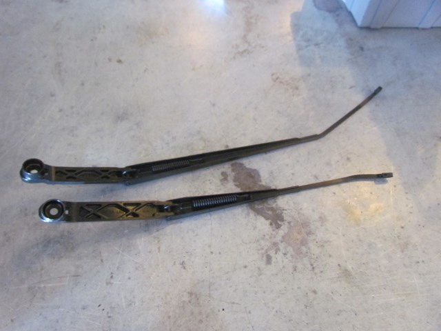2017 Subaru WRX Windshield Wiper Arms