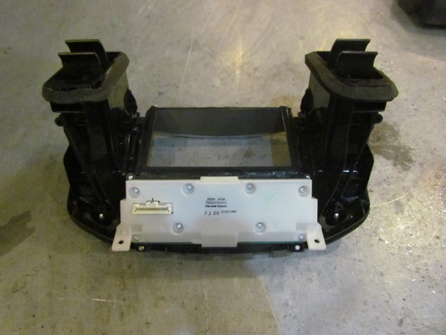 2008 Infiniti G35 Sedan Radio Controls w/Trim & Vents 28395JK600
