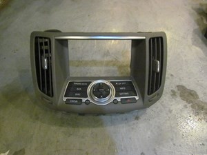 2008 Infiniti G35 Sedan Radio Controls w/Trim & Vents 28395JK600