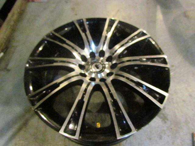 (1) Konig Crown 17 x 7.5