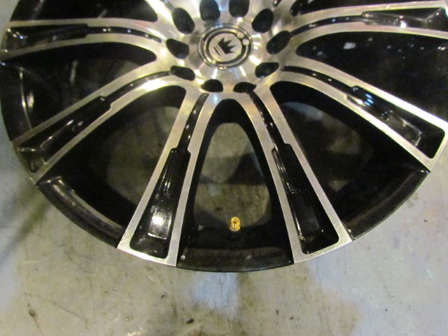 (1) Konig Crown 17 x 7.5