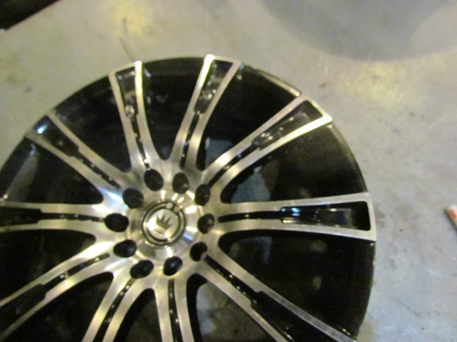 (1) Konig Crown 17 x 7.5