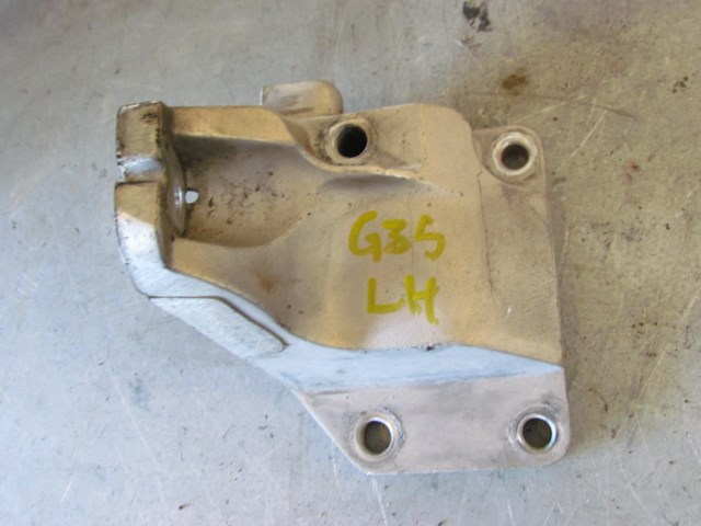 2003 Infiniti G35 Coupe LH Driver Engine Bracket