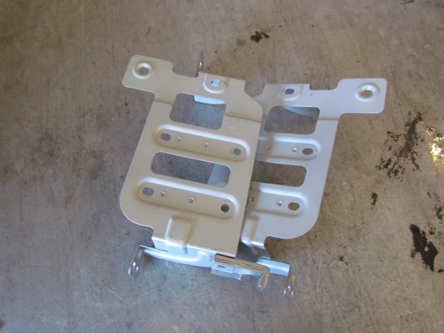 2008 Infiniti G35 Sedan Radio Bracket Set