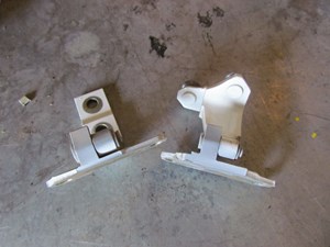 2008 Infiniti G35x Sedan Rear RH Passenger Door HInges